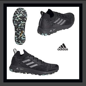 Adidas Terrex Two Parley Trail-Running in Black/Two-Grey Sneakers Size 8.5